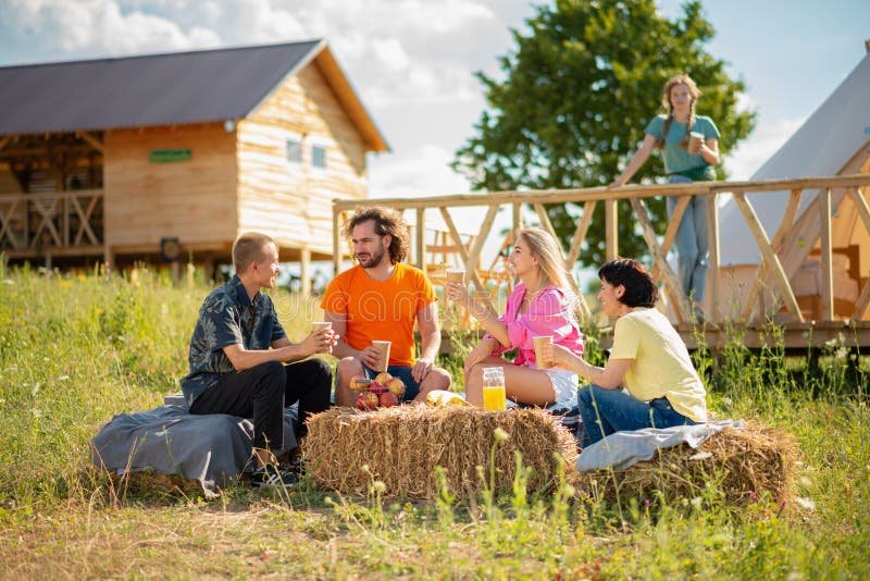 Qué imágenes con frases del Día del Amigo puedo compartir