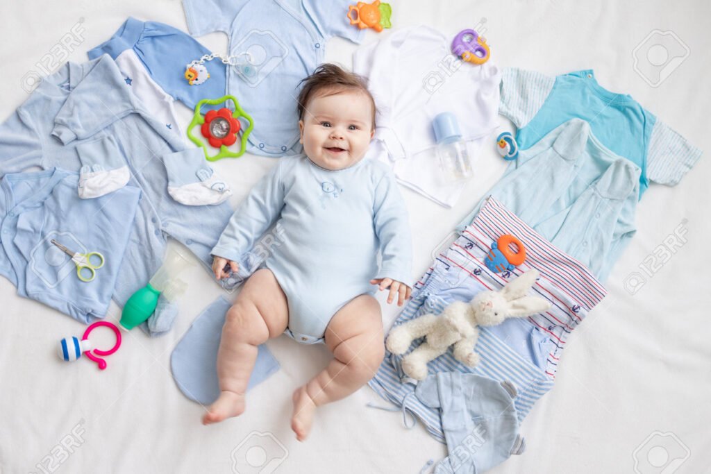 Qué ropa para bebé ofrece la marca Petit Enfant