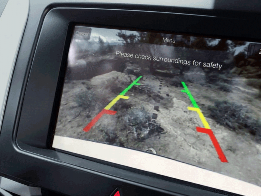 Dónde comprar una cámara trasera para auto y cómo instalarla