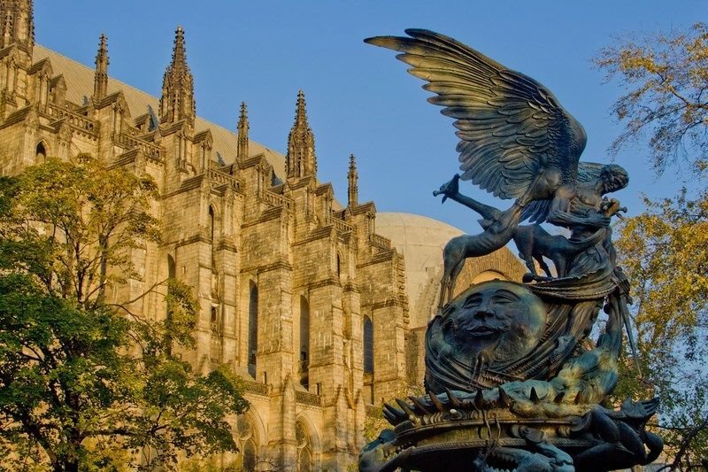 Qué Historia y Datos Interesantes Tiene la Catedral de San Juan el Divino