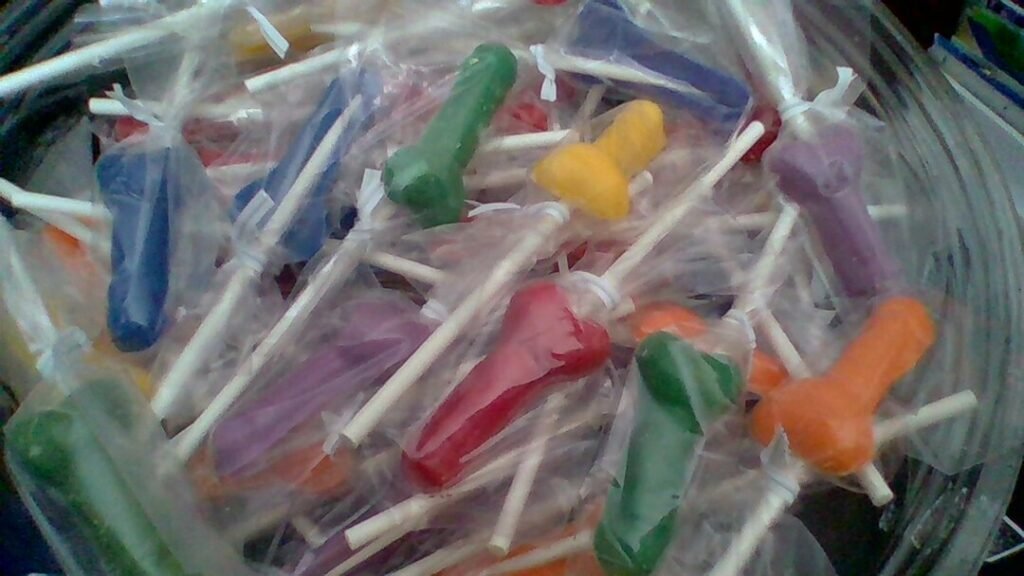 Dónde encontrar chupetines con forma de pito para fiestas divertidas 4 Dónde encontrar chupetines con forma de pito para fiestas divertidas