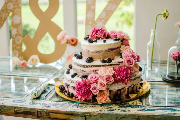 decoraciones coloridas para tortas elegantes