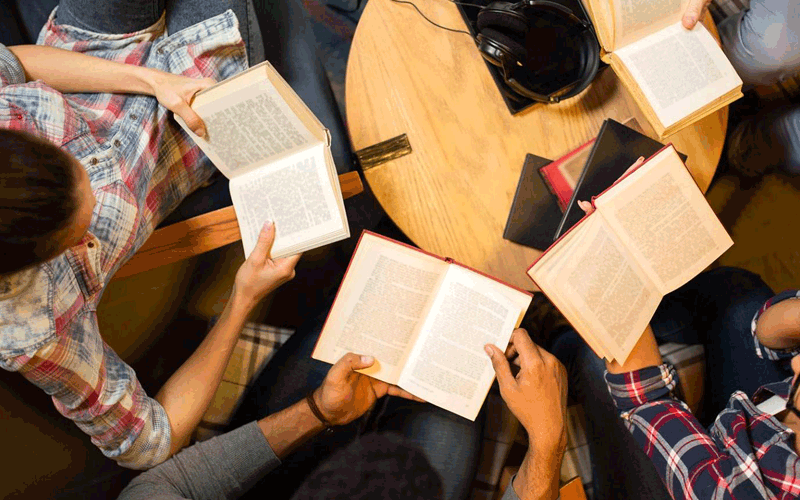 Qué es Doki Doki Literature Club Plus y qué novedades trae 1 grupo de amigos en un club de lectura