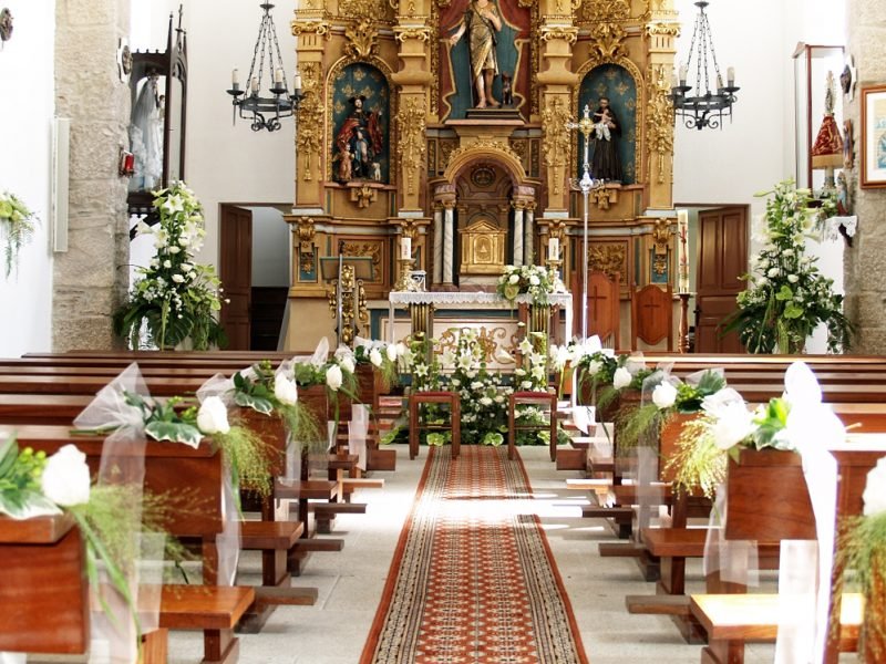Cómo elegir decoraciones adecuadas para iglesias cristianas
