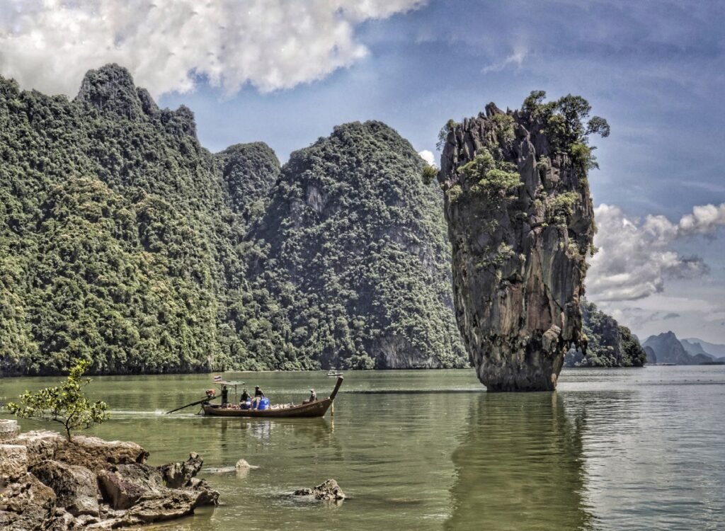 Qué es Ko Tapu, la famosa isla de James Bond en Tailandia