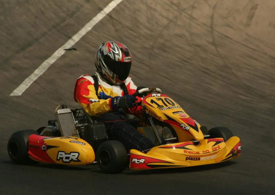 karting en pista vibrante y emocionante