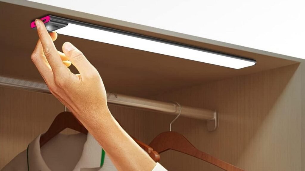 Dónde comprar luces LED a pilas autoadhesivas para mi hogar