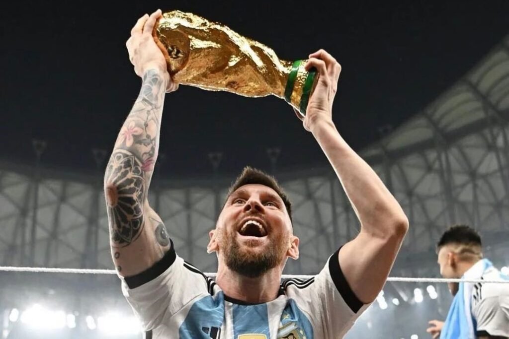 Dónde encontrar imágenes de Messi celebrando con la Copa del Mundo