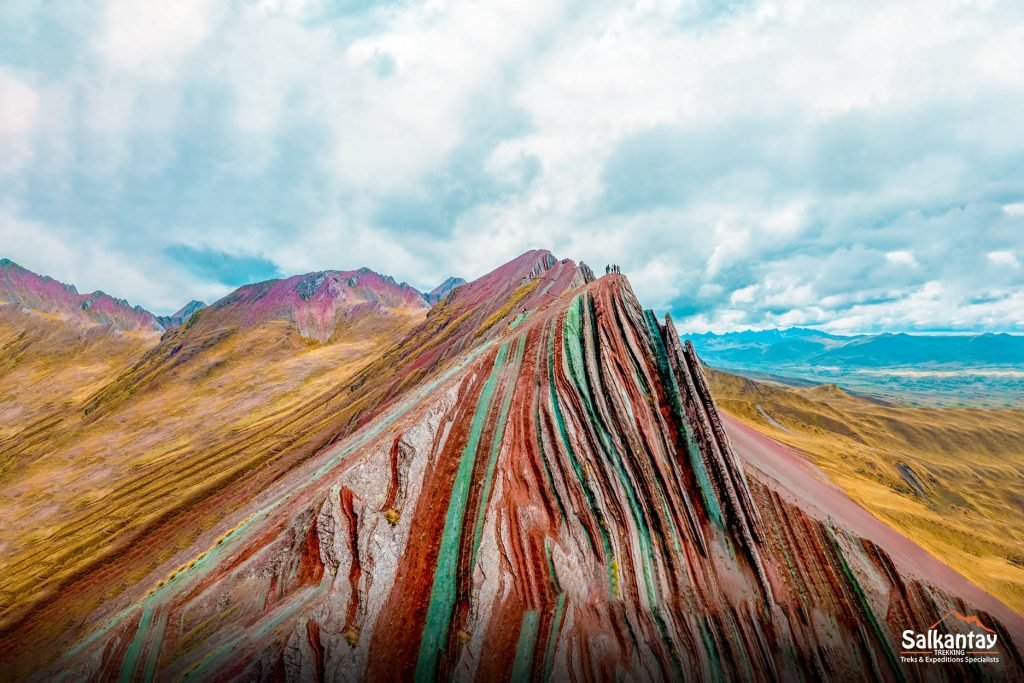 Qué es la montaña Arco Iris en Perú y cómo visitarla 4 Qué es la montaña Arco Iris en Perú y cómo visitarla