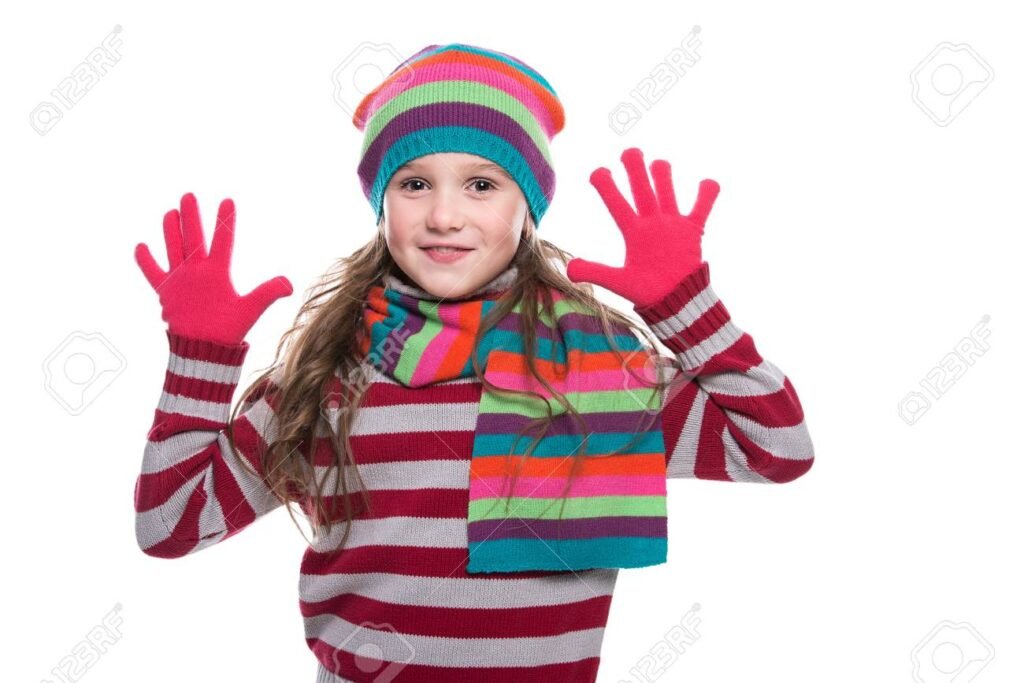 Cómo elegir el mejor gorro y bufanda para niña en invierno