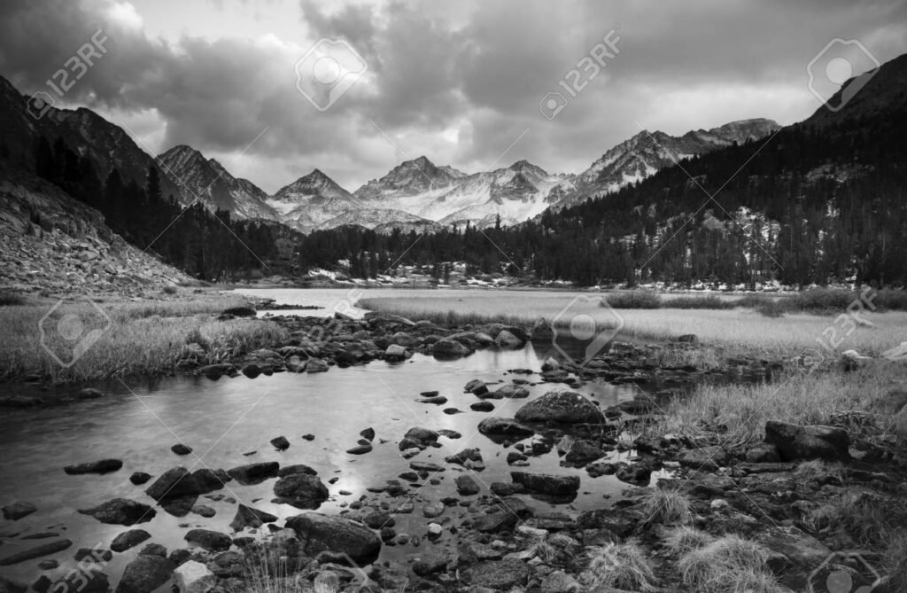 Cuáles son los mejores paisajes en blanco y negro para dibujar