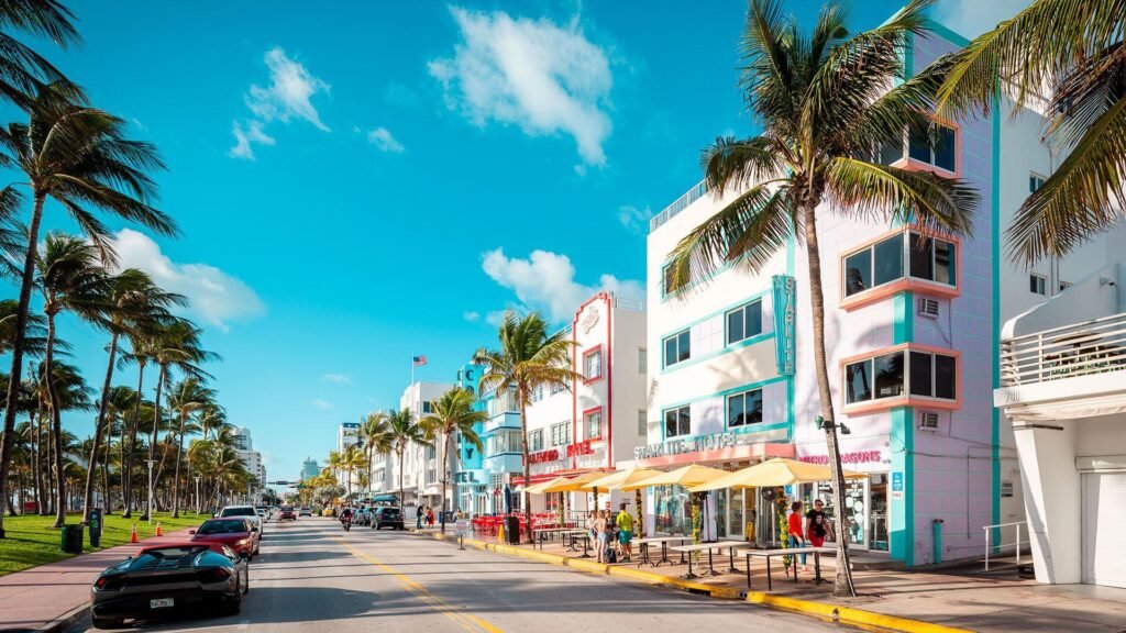 Qué atracciones y actividades ofrece Ocean Drive en Miami Beach
