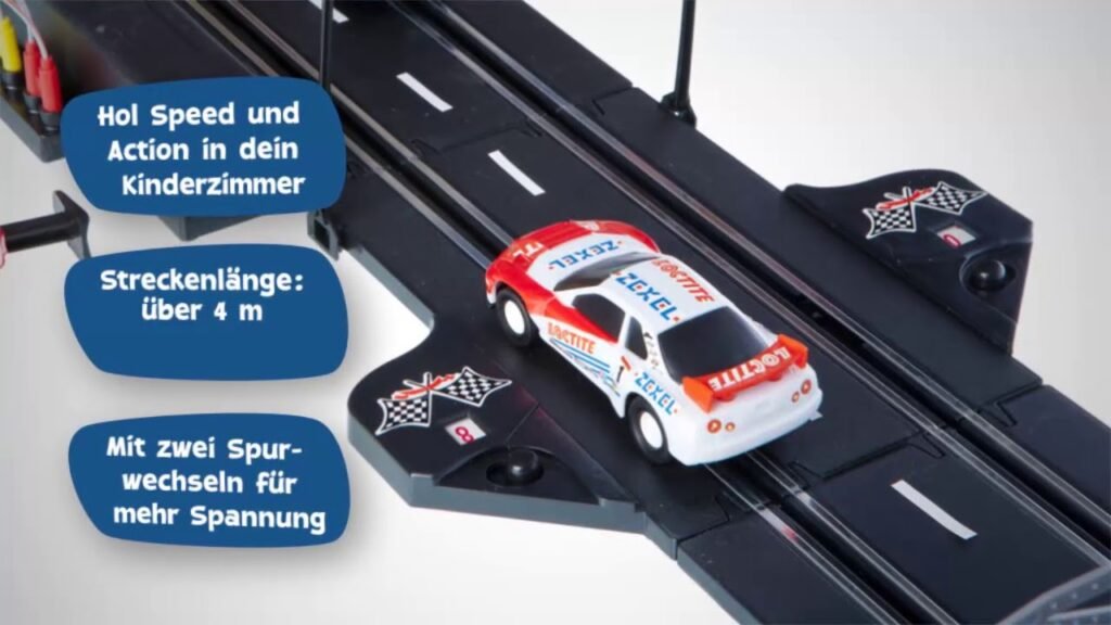 pista de autos a control remoto en accion