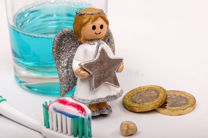 Cuál es la historia del Ratón Pérez para los más pequeños 1 raton perez con ninos y monedas brillantes