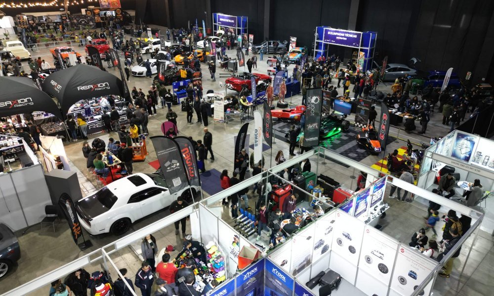 Qué productos y servicios ofrece Juan y Juan Repuestos en Argentina