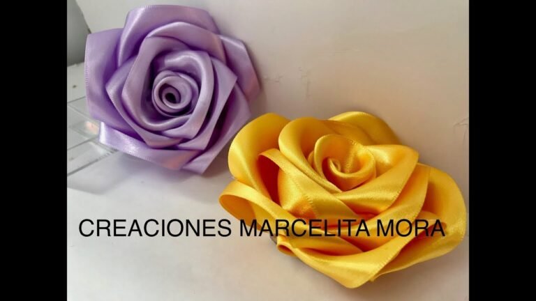 rosas de tela en proceso de elaboracion