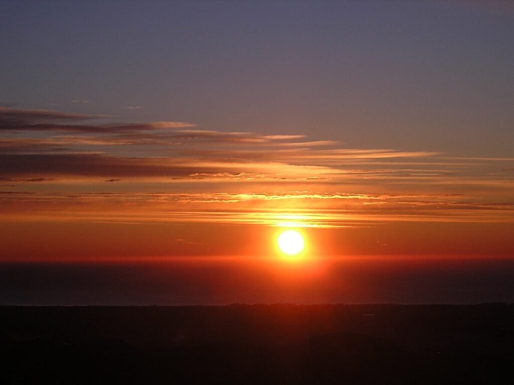 Cuáles son las diferencias entre la salida y la puesta del sol