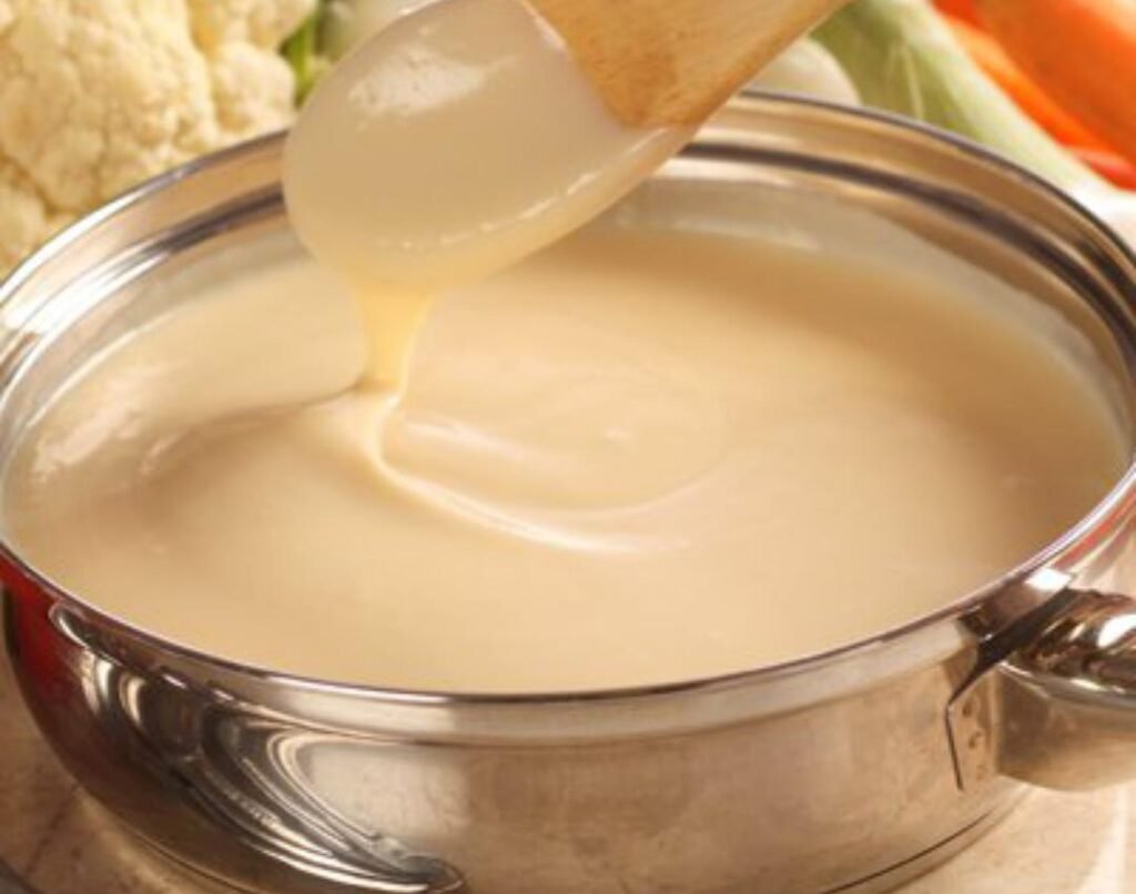 Cómo preparar una deliciosa salsa blanca para ravioles caseros