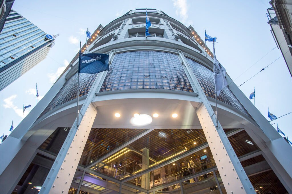 Dónde se encuentran las sucursales de Banco Santander Río en CABA