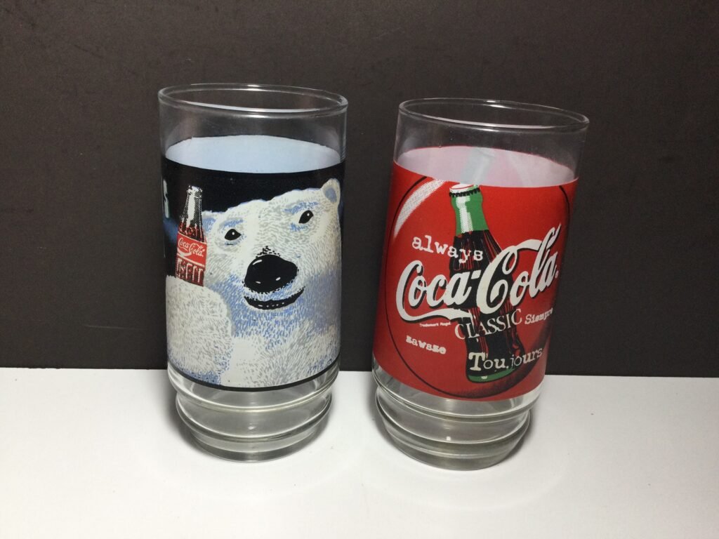 vasos de coca cola con oso polar